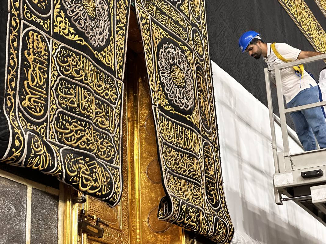 Kabe'nin örtüsü temizlendi - Resim: 4